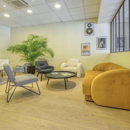 Ibis Cholet Hotel Exterior foto