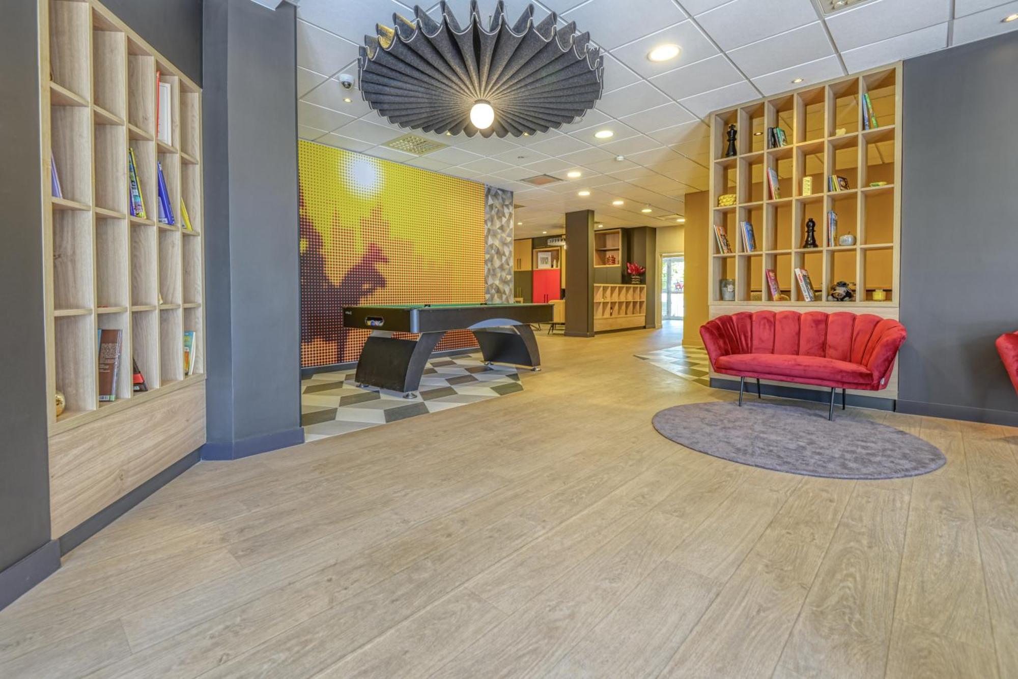 Ibis Cholet Hotel Exterior foto