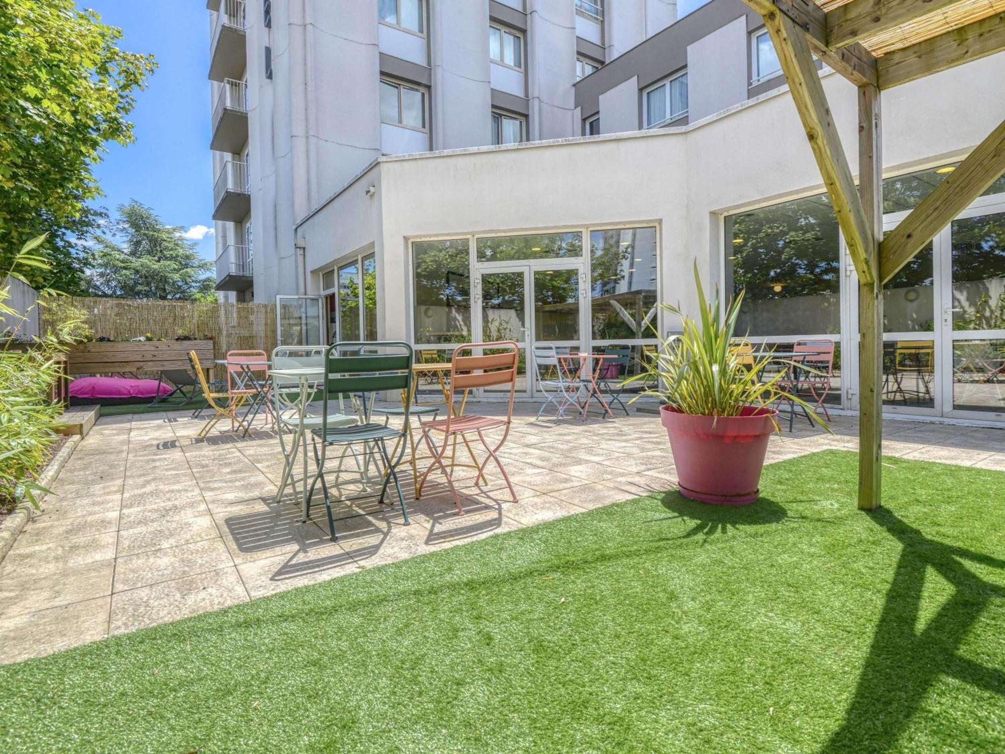 Ibis Cholet Hotel Exterior foto
