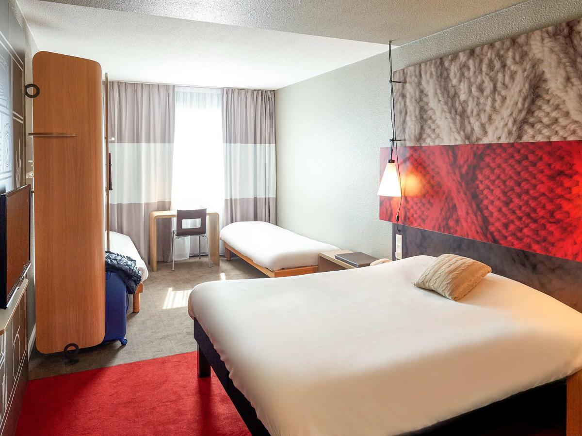 Ibis Cholet Hotel Exterior foto