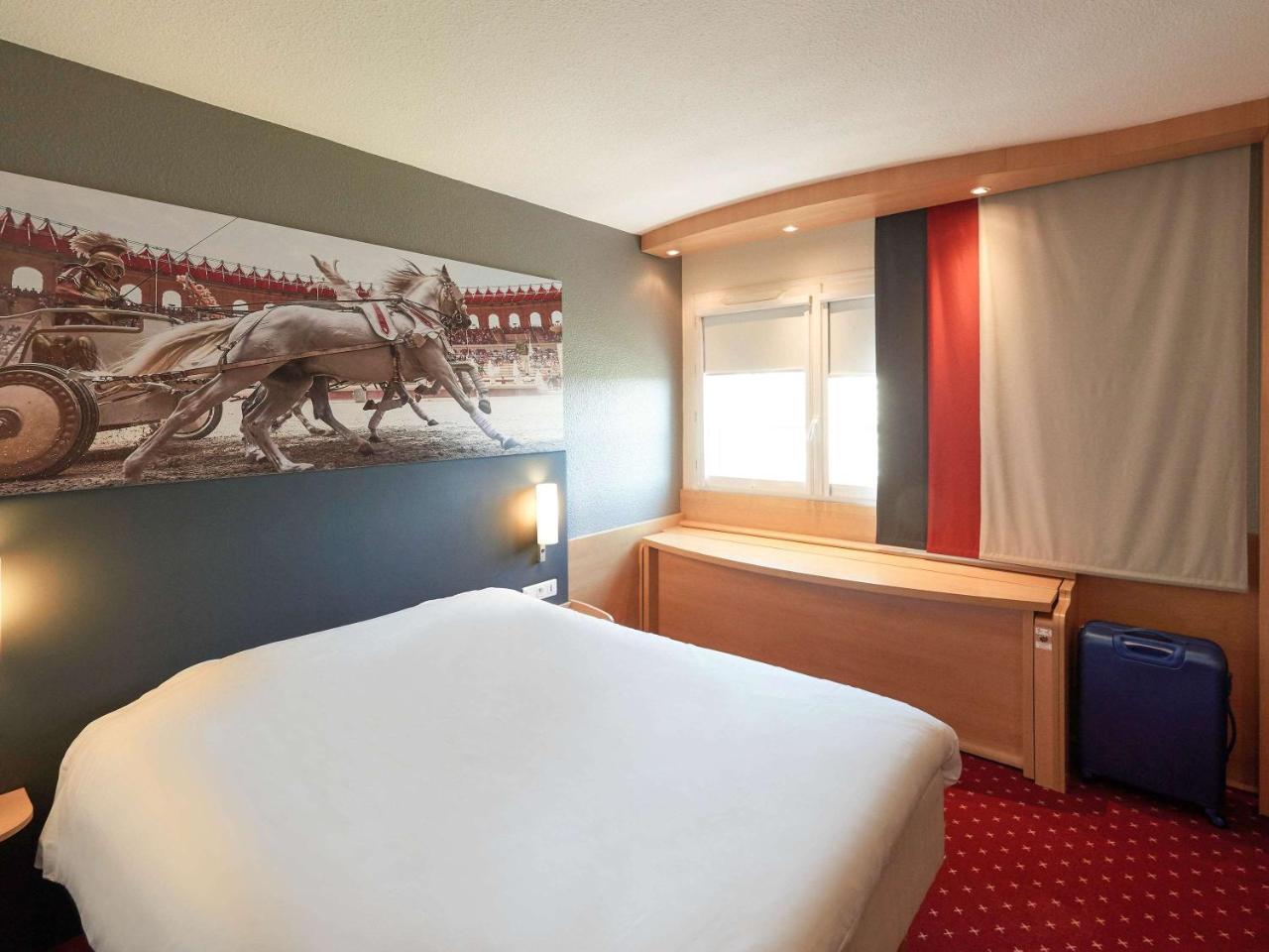 Ibis Cholet Hotel Exterior foto