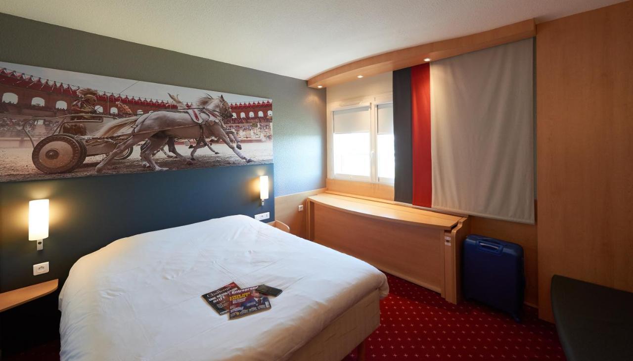 Ibis Cholet Hotel Exterior foto
